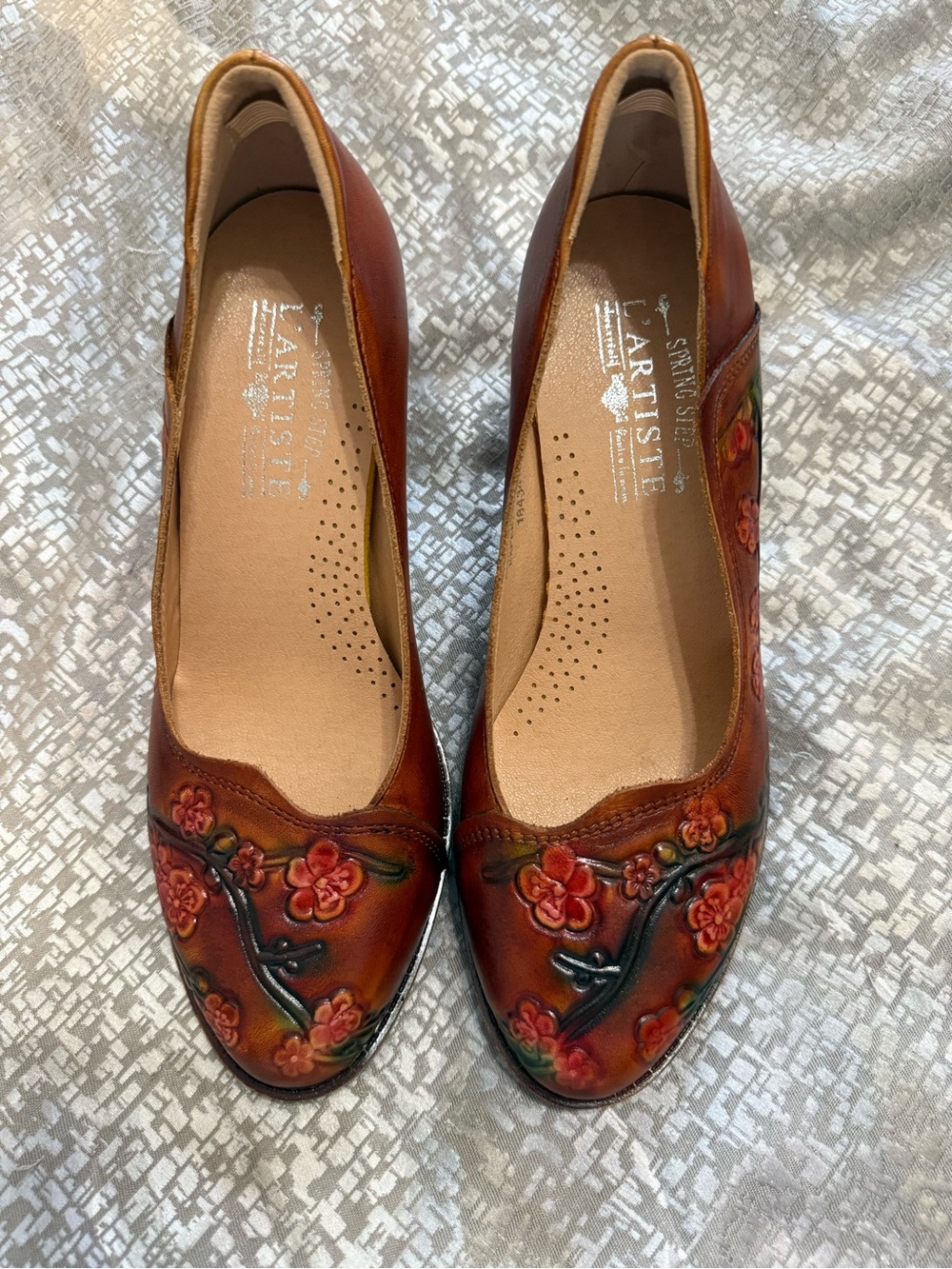 L'Artiste Brown Leather Floral Embossed Heels with Red Flower Accents